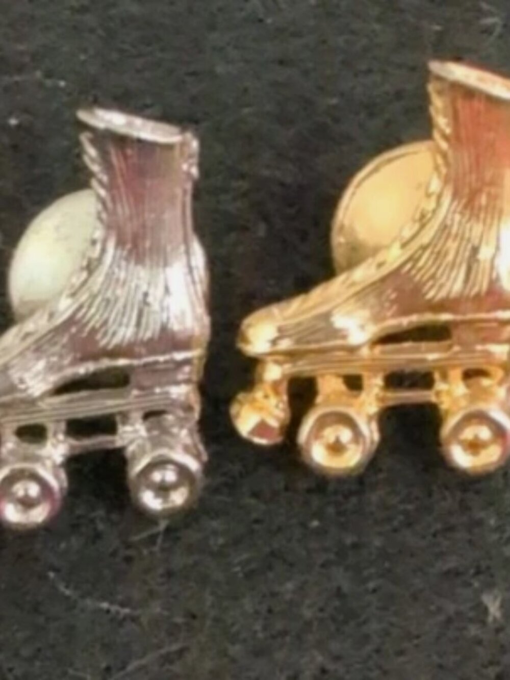 Vintage Roller Skate Pair Of Pins Silver Gold